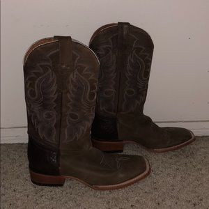 Beautiful Vaccari square toe cowboy boots